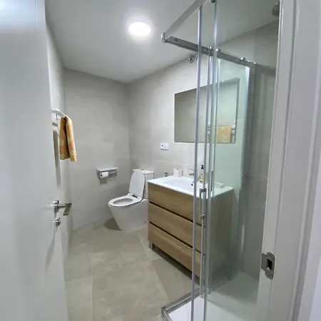 Con Vistas A La Playa Con Ascensor Y Wifi 9 Pax Apartment Daimus